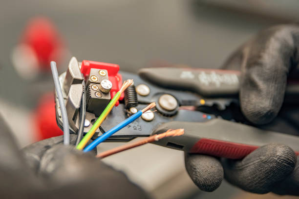 Best Licensed Electrician  in Wellington, KS
